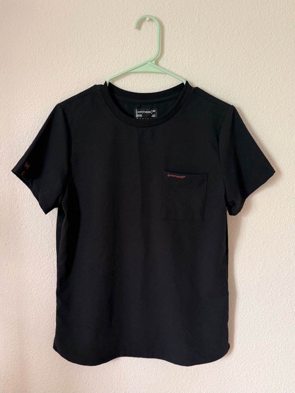 HYPOTHESIS (RED) BASE CREW SHIRT
WOMEN'S CREW NECK TUCK-IN TOP SMALL